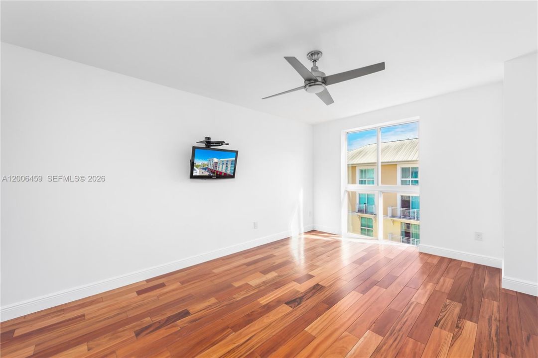 For Sale: $570,000 (2 beds, 2 baths, 1536 Square Feet)