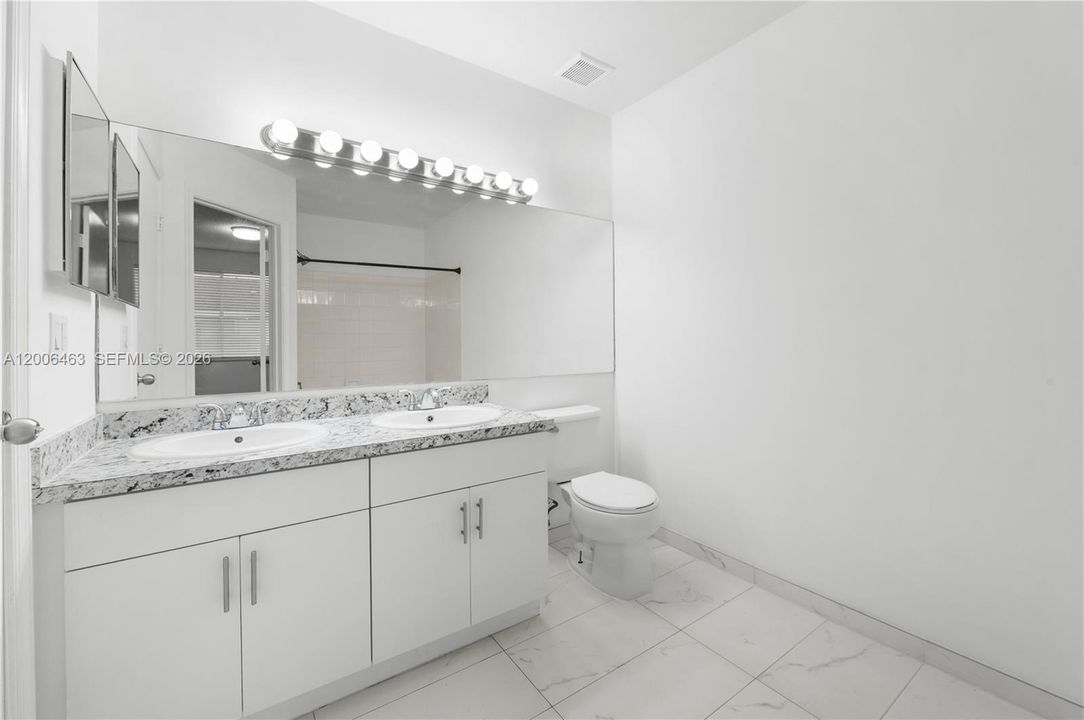 En Venta: $380,000 (2 camas, 1 baños, 1110 Pies cuadrados)