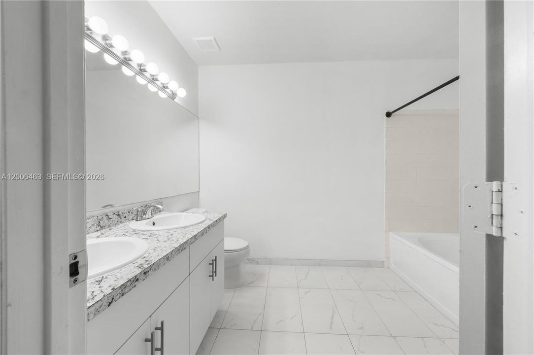 En Venta: $380,000 (2 camas, 1 baños, 1110 Pies cuadrados)