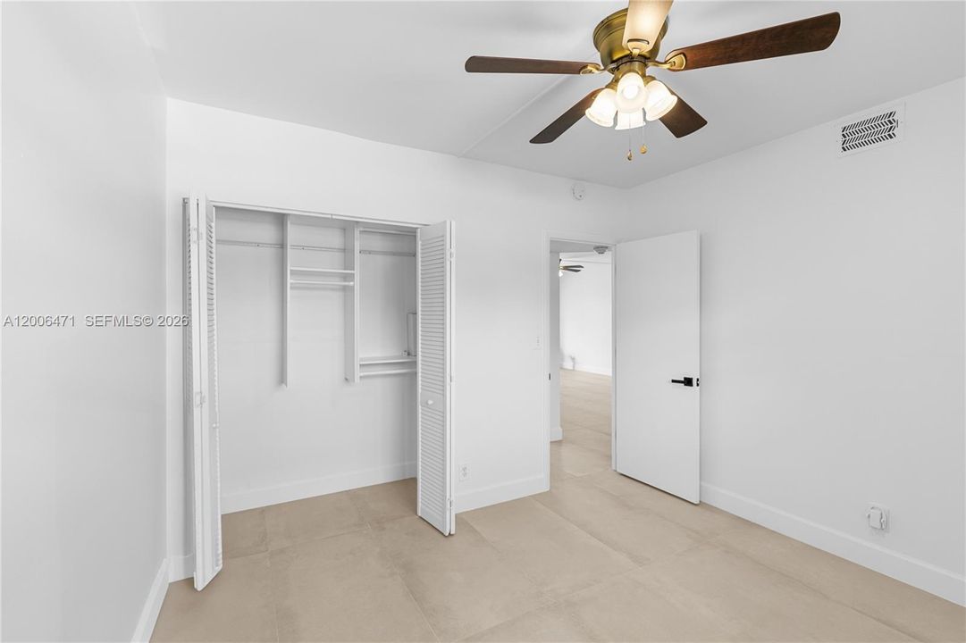 Active With Contract: $2,350 (2 beds, 1 baths, 900 Square Feet)