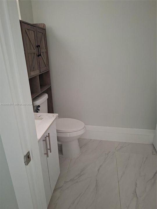 В аренду: $2,450 (2 спален, 1 ванн, 870 Квадратных фут)