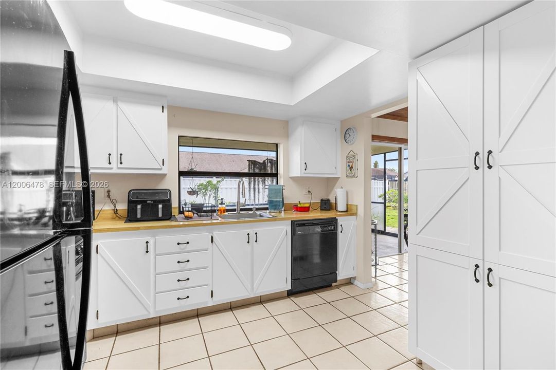 Activo con contrato: $455,000 (3 camas, 2 baños, 1193 Pies cuadrados)
