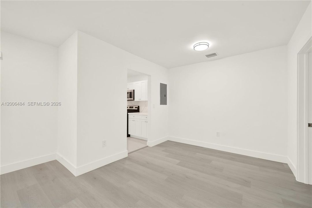 Active With Contract: $4,000 (3 beds, 2 baths, 1700 Square Feet)