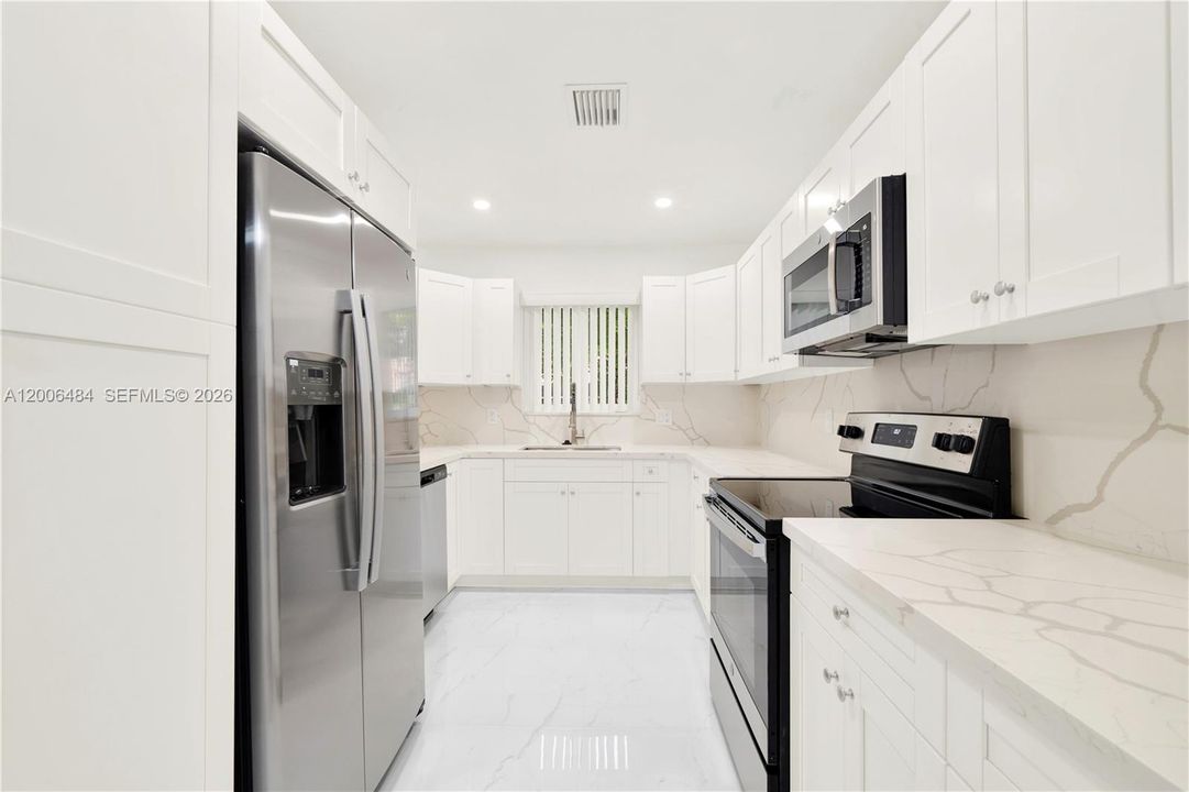 Active With Contract: $4,000 (3 beds, 2 baths, 1700 Square Feet)