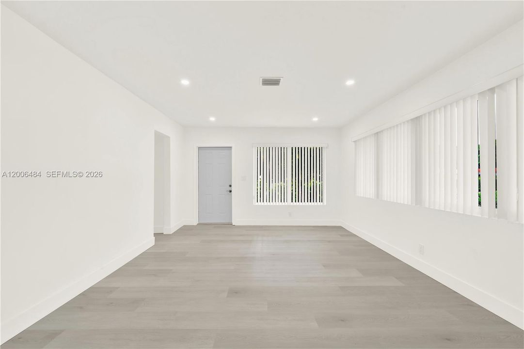 Active With Contract: $4,000 (3 beds, 2 baths, 1700 Square Feet)