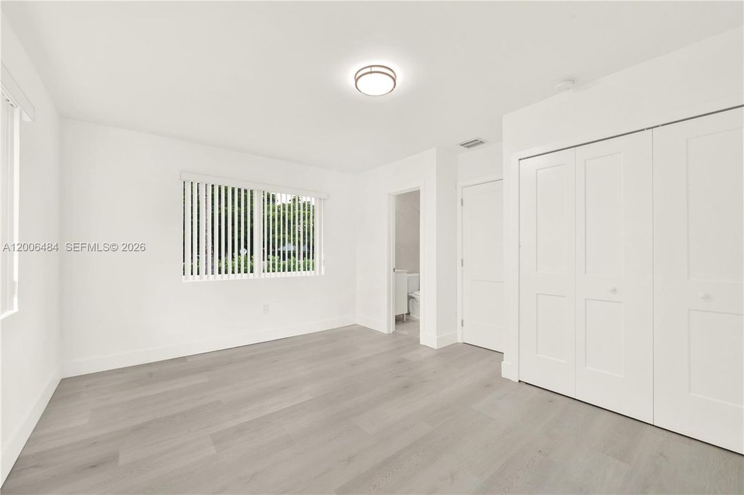Active With Contract: $4,000 (3 beds, 2 baths, 1700 Square Feet)