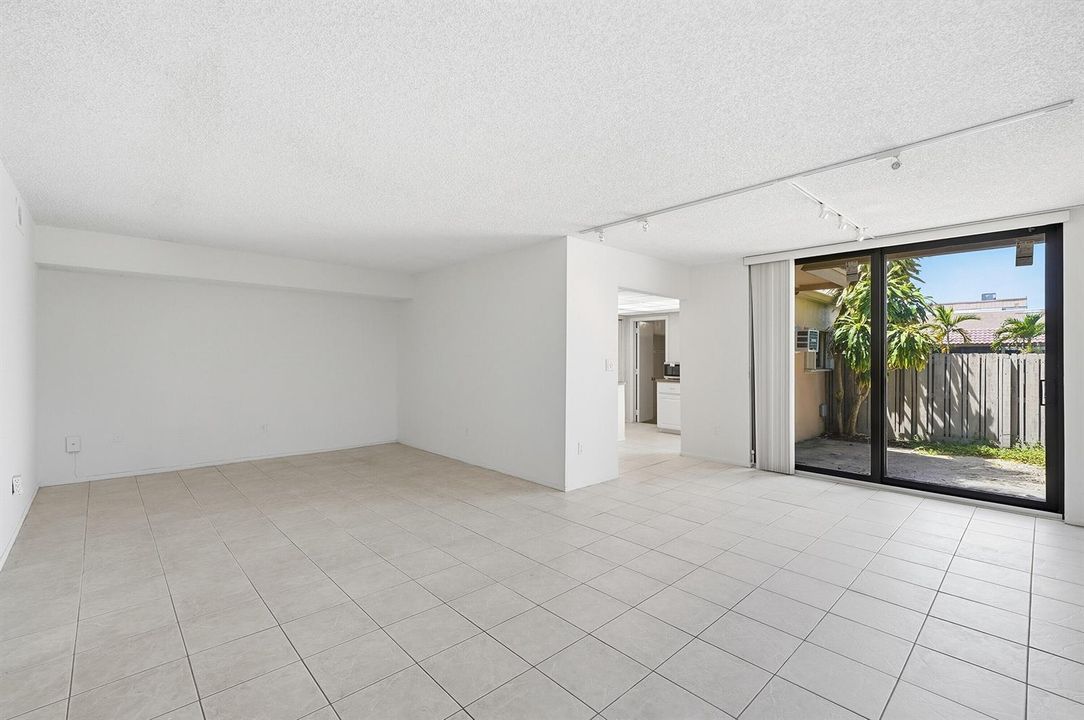 Living/Dining Area