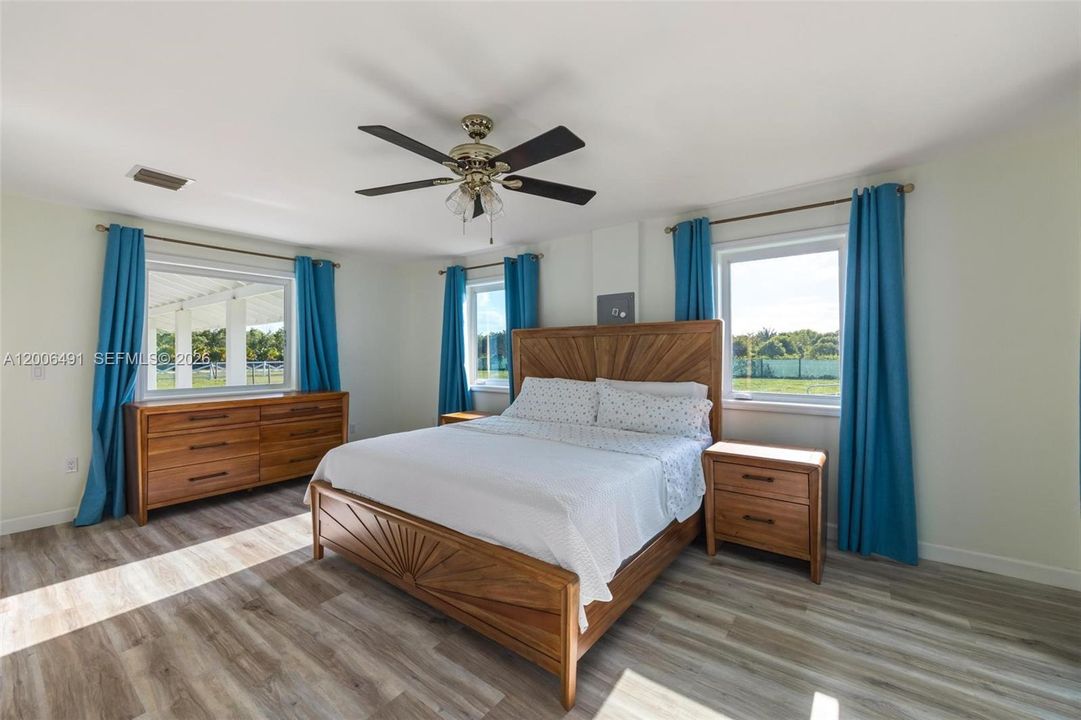 For Sale: $2,000,000 (3 beds, 4 baths, 4466 Square Feet)