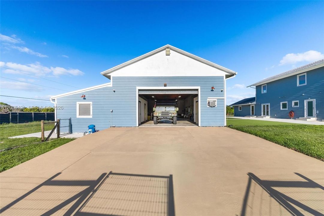 For Sale: $2,000,000 (3 beds, 4 baths, 4466 Square Feet)