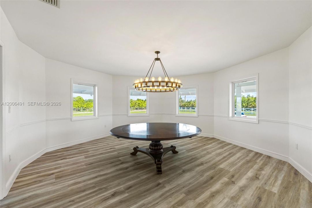 For Sale: $2,000,000 (3 beds, 4 baths, 4466 Square Feet)