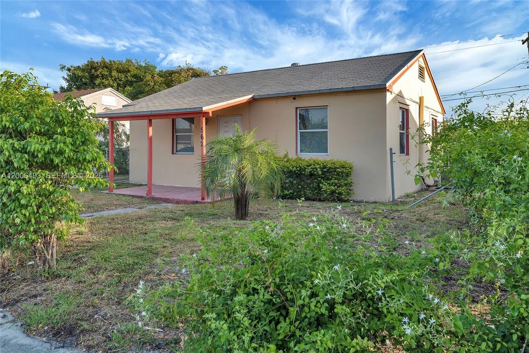 En Venta: $240,000 (2 camas, 1 baños, 720 Pies cuadrados)