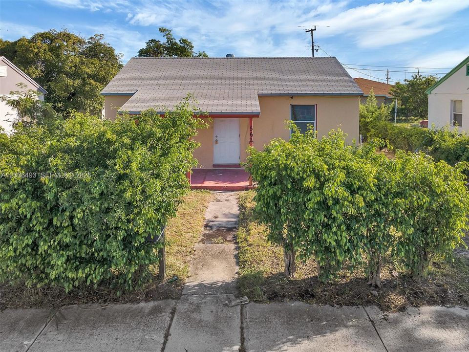 En Venta: $240,000 (2 camas, 1 baños, 720 Pies cuadrados)
