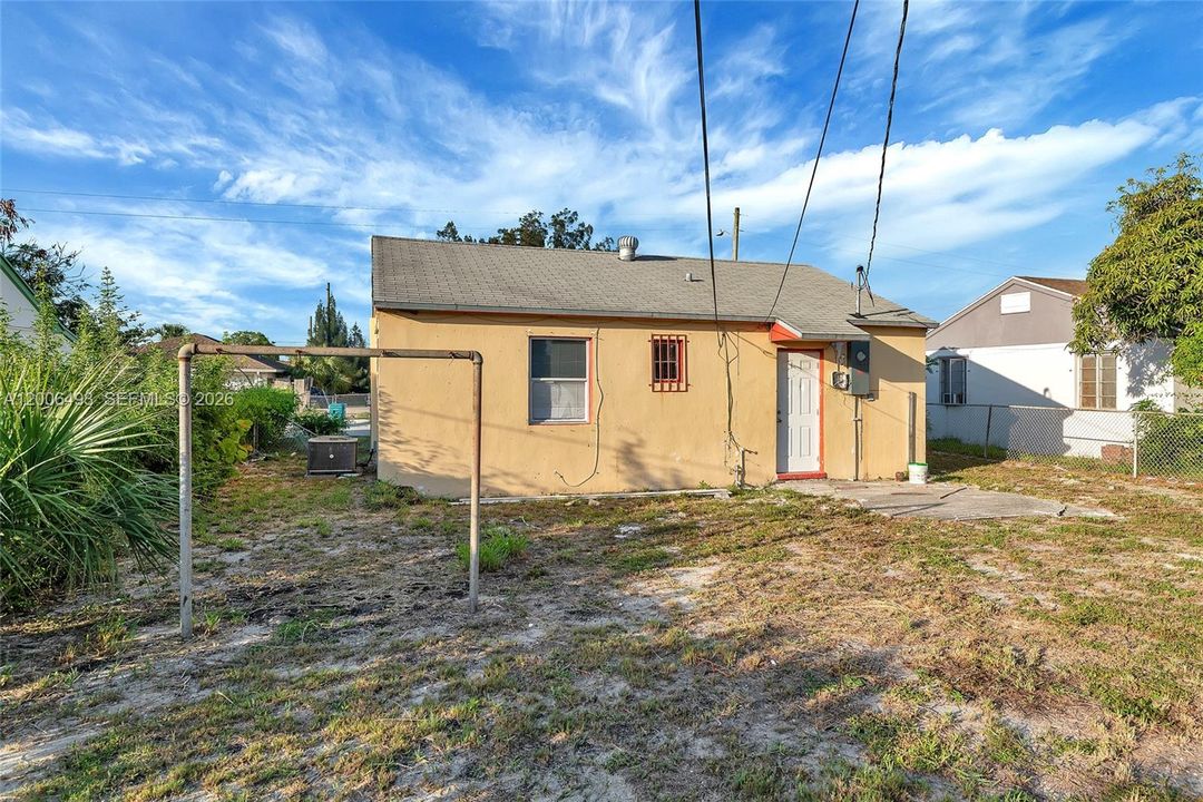 En Venta: $240,000 (2 camas, 1 baños, 720 Pies cuadrados)