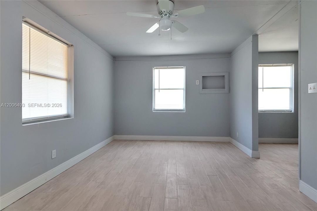 En Venta: $240,000 (2 camas, 1 baños, 720 Pies cuadrados)