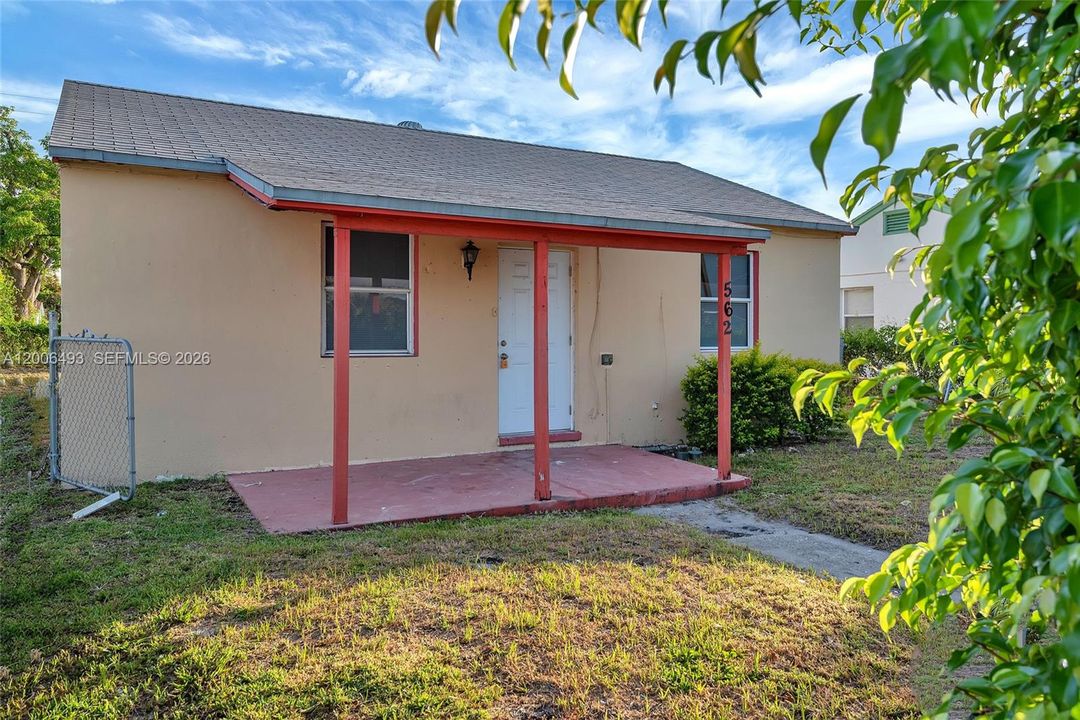 En Venta: $240,000 (2 camas, 1 baños, 720 Pies cuadrados)