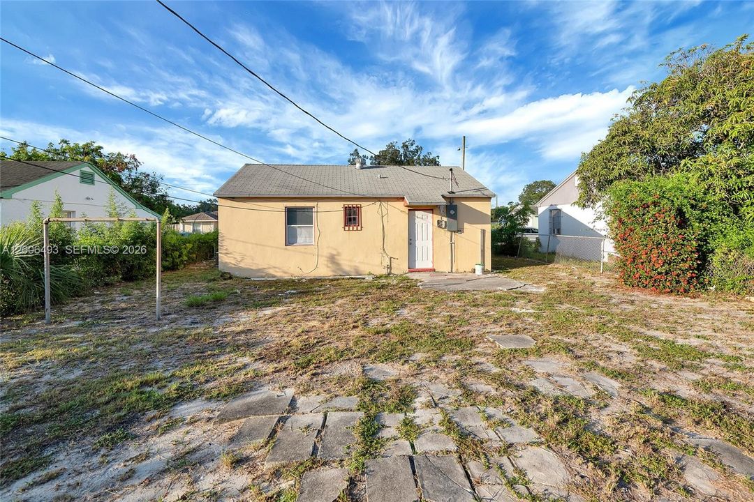 En Venta: $240,000 (2 camas, 1 baños, 720 Pies cuadrados)