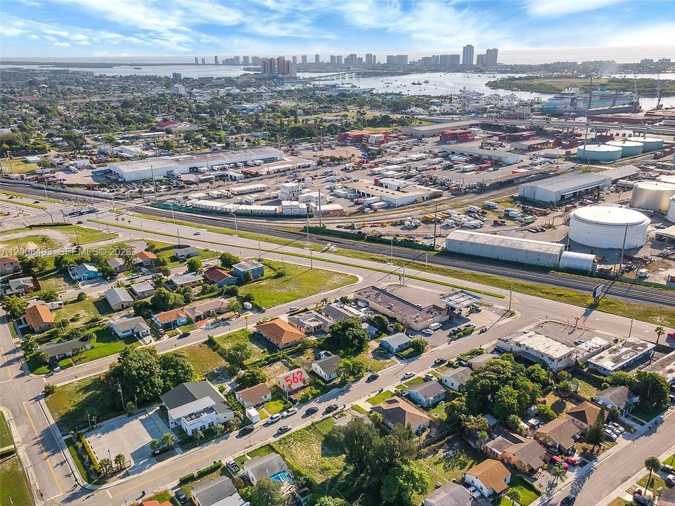En Venta: $240,000 (2 camas, 1 baños, 720 Pies cuadrados)