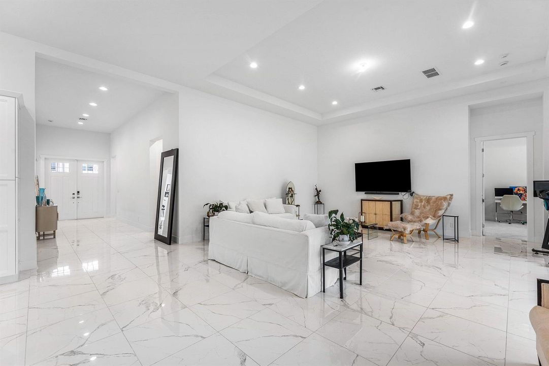 008-9256CrestviewCircle-PalmBeachGardens