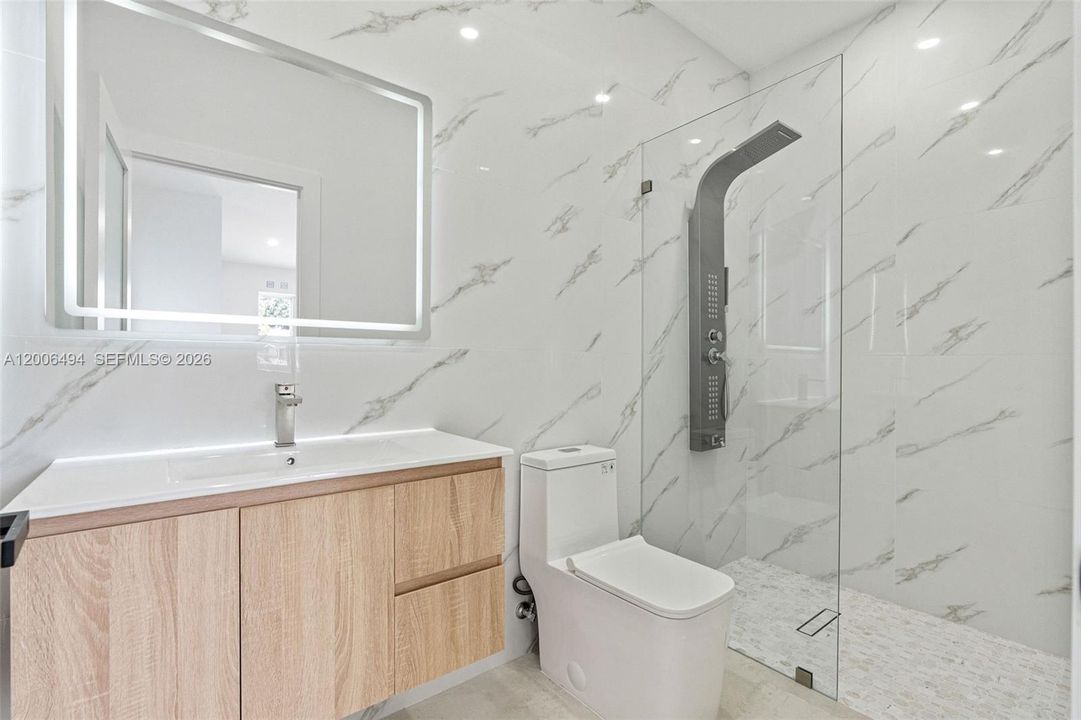 En Venta: $579,999 (4 camas, 3 baños, 1194 Pies cuadrados)