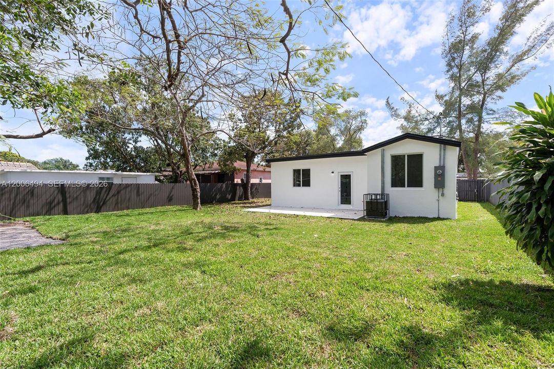 En Venta: $579,999 (4 camas, 3 baños, 1194 Pies cuadrados)