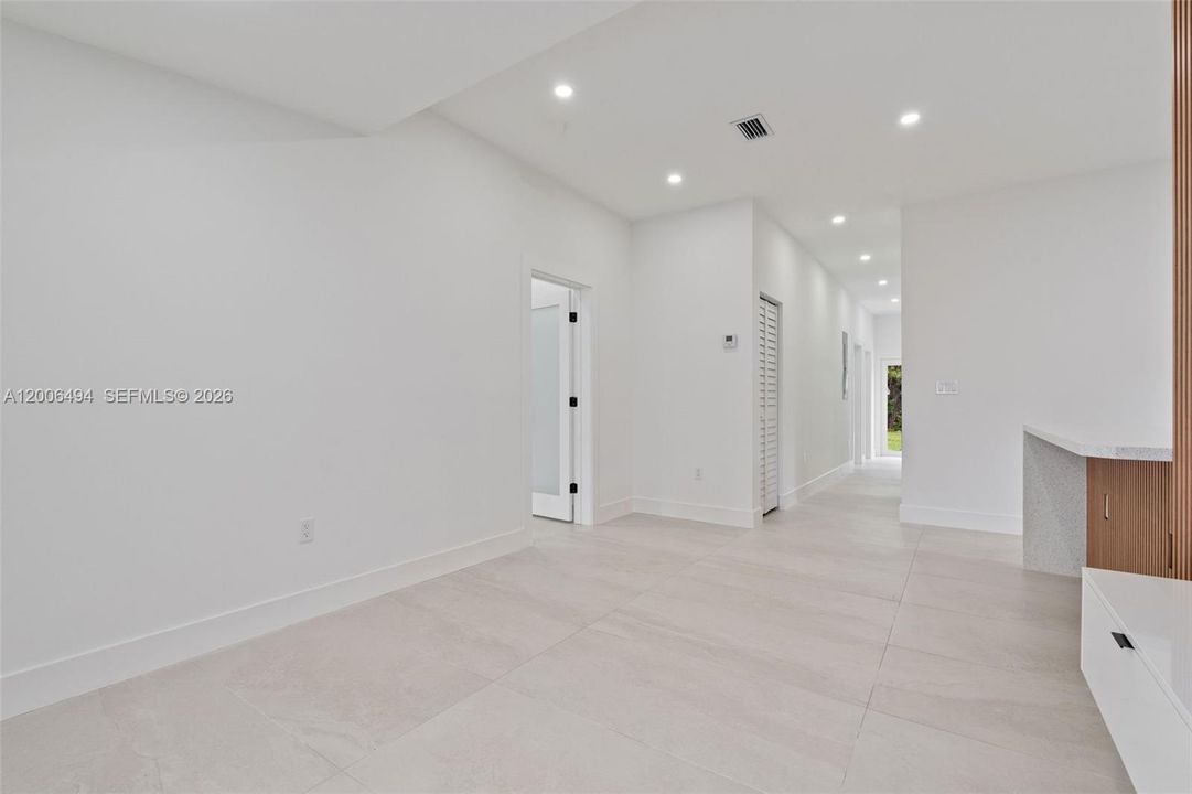 En Venta: $579,999 (4 camas, 3 baños, 1194 Pies cuadrados)