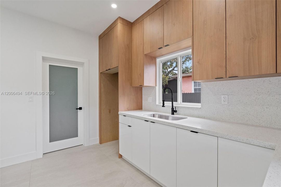 En Venta: $579,999 (4 camas, 3 baños, 1194 Pies cuadrados)