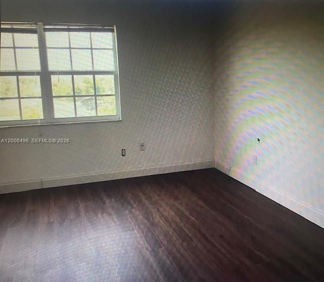 For Sale: $230,000 (1 beds, 1 baths, 726 Square Feet)