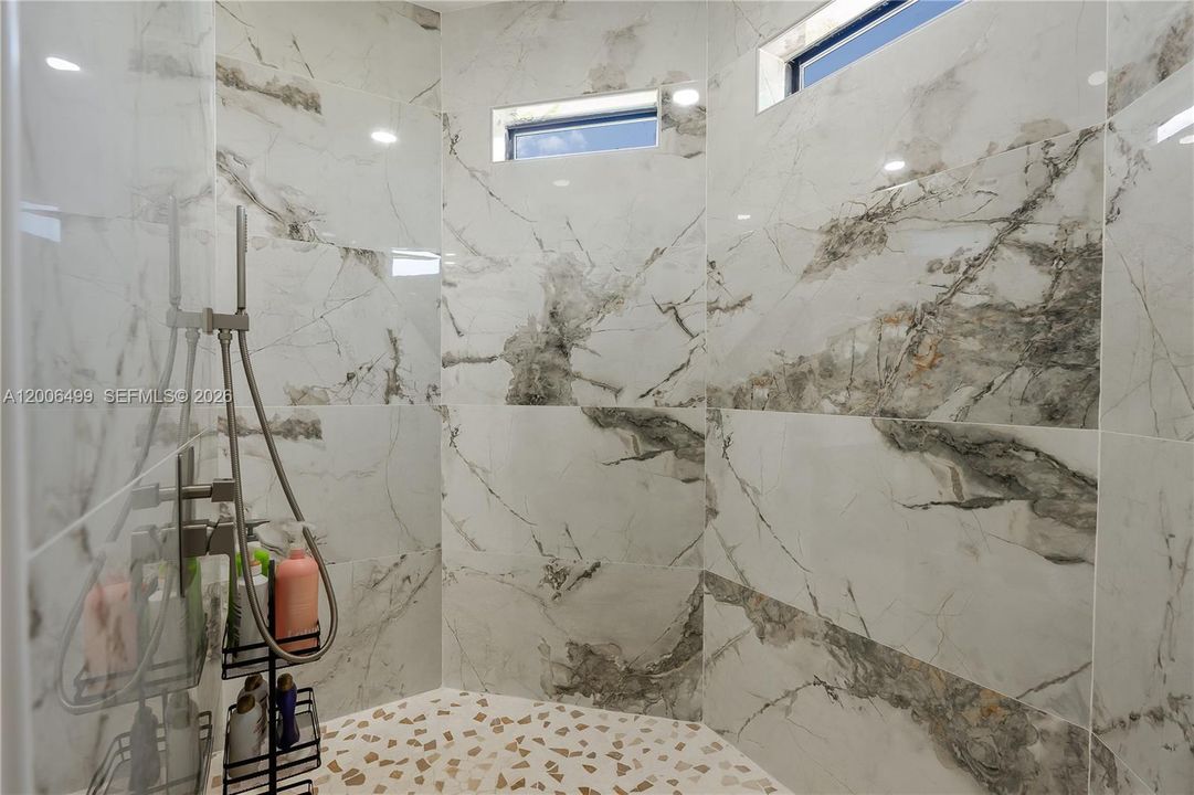 На продажу: $530,000 (3 спален, 2 ванн, 1856 Квадратных фут)