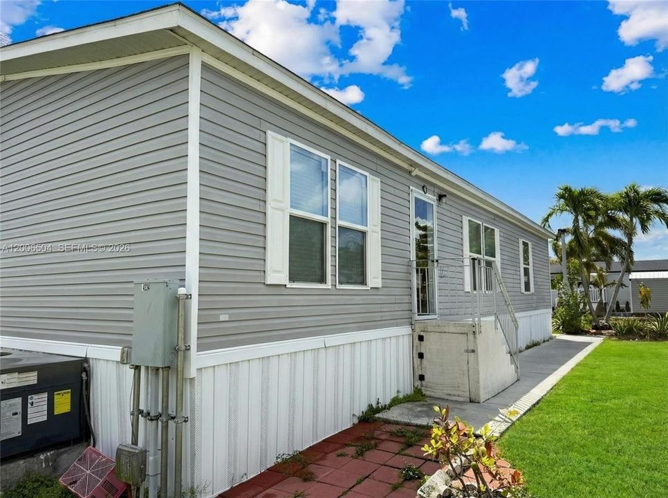 En Venta: $100,000 (3 camas, 2 baños, 1400 Pies cuadrados)