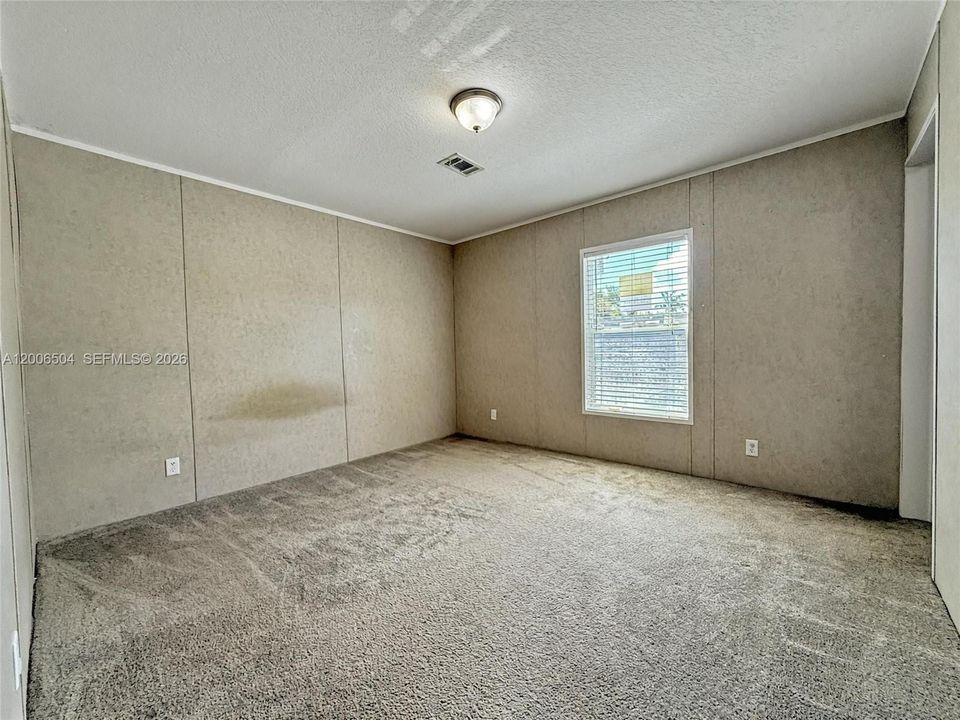 En Venta: $100,000 (3 camas, 2 baños, 1400 Pies cuadrados)