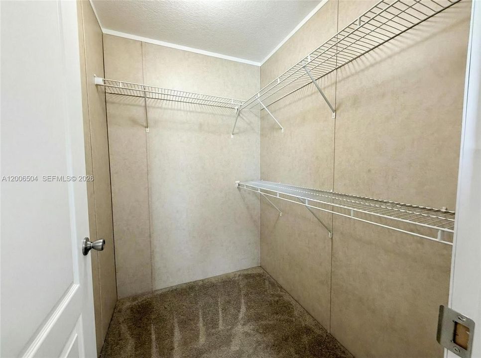 En Venta: $100,000 (3 camas, 2 baños, 1400 Pies cuadrados)