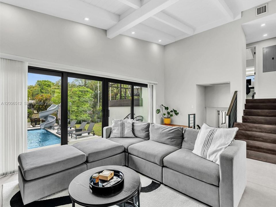 En Venta: $1,690,000 (4 camas, 3 baños, 1962 Pies cuadrados)