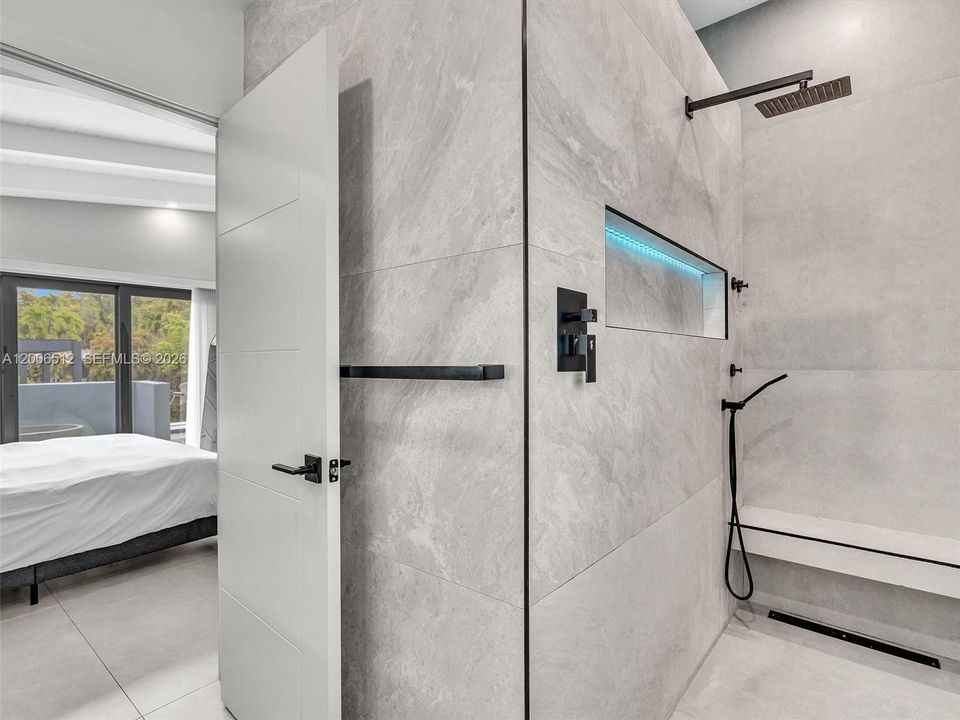 En Venta: $1,690,000 (4 camas, 3 baños, 1962 Pies cuadrados)