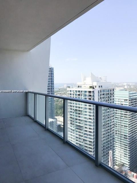 For Sale: $859,000 (2 beds, 2 baths, 1028 Square Feet)