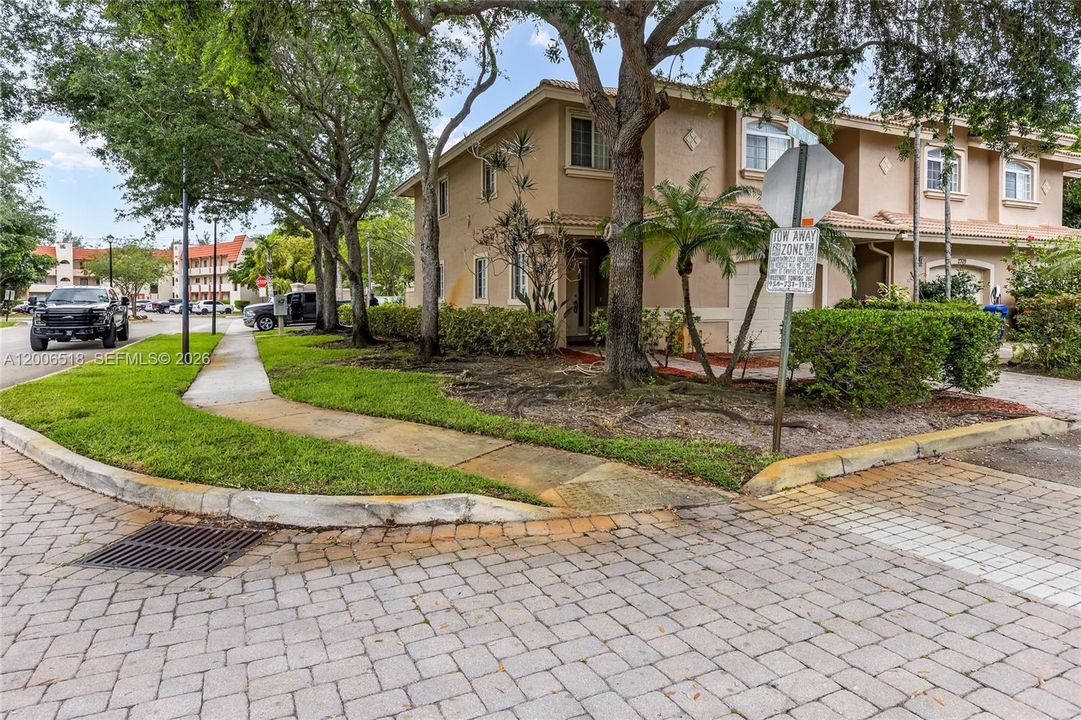 Active With Contract: $2,850 (3 beds, 2 baths, 1619 Square Feet)