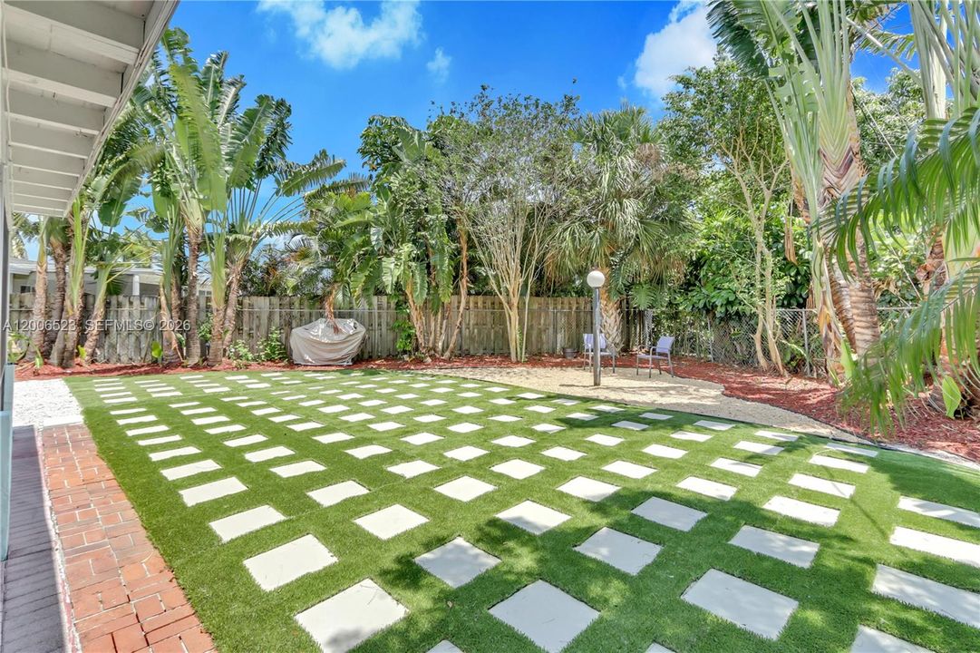 En Renta: $3,950 (3 camas, 2 baños, 1549 Pies cuadrados)