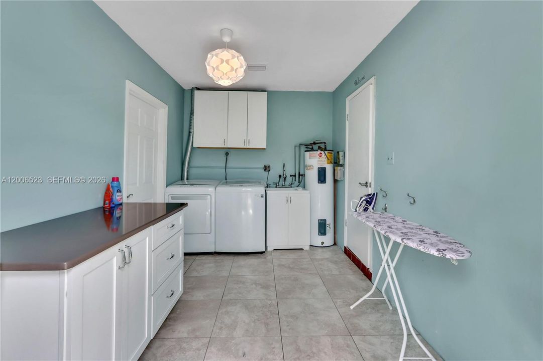 En Renta: $3,950 (3 camas, 2 baños, 1549 Pies cuadrados)