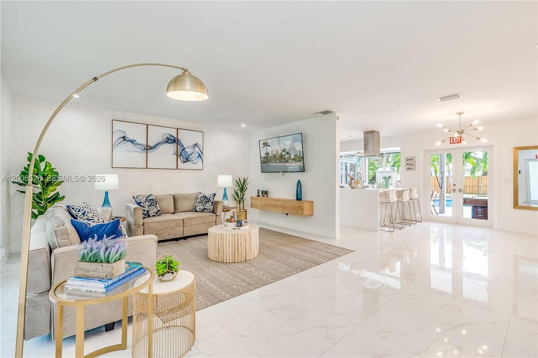 En Renta: $5,850 (3 camas, 2 baños, 1930 Pies cuadrados)