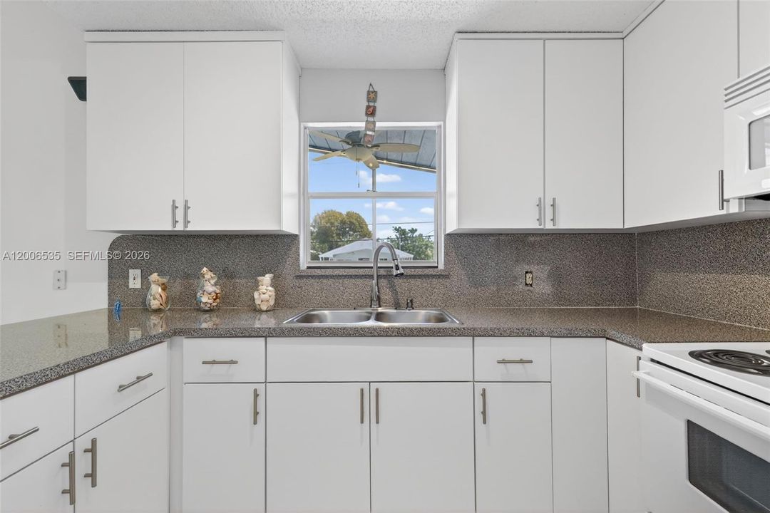 En Venta: $639,000 (3 camas, 2 baños, 768 Pies cuadrados)