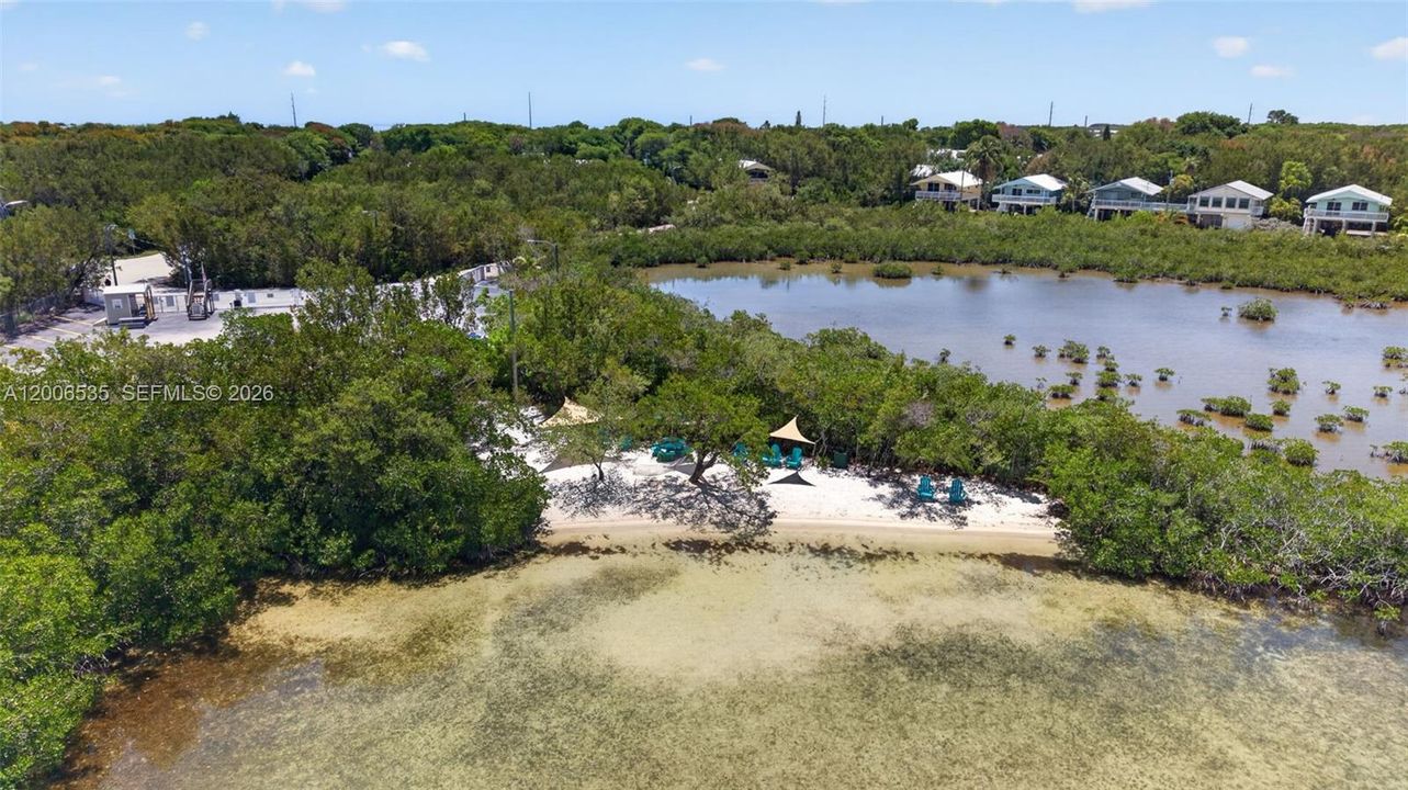 En Venta: $639,000 (3 camas, 2 baños, 768 Pies cuadrados)