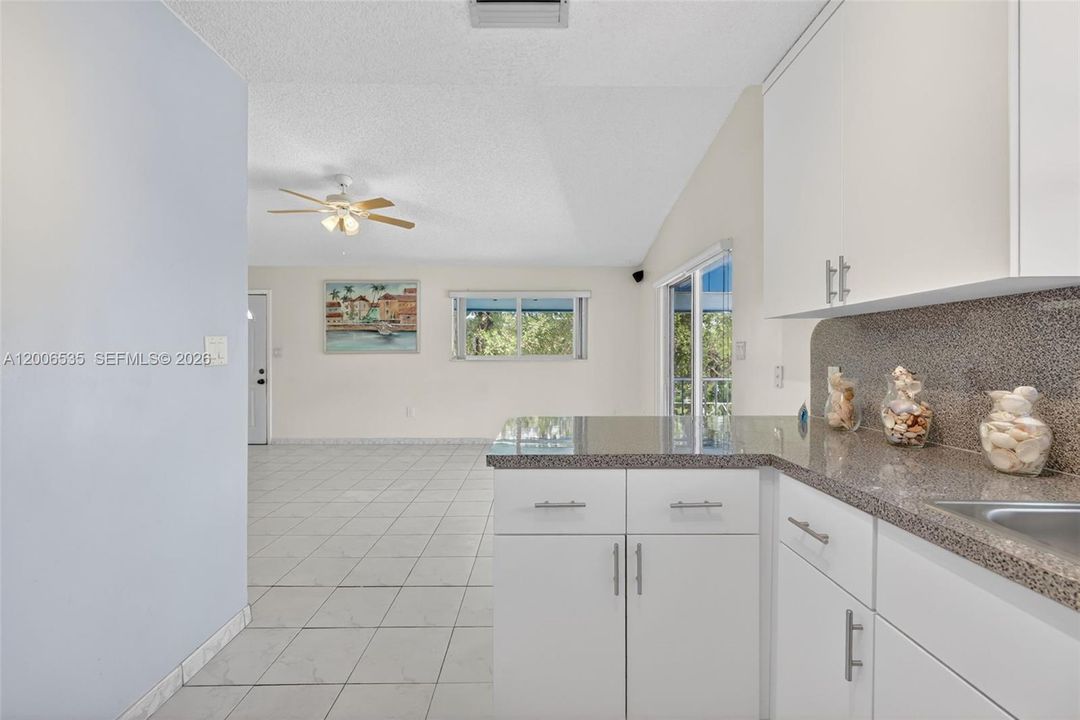 En Venta: $639,000 (3 camas, 2 baños, 768 Pies cuadrados)