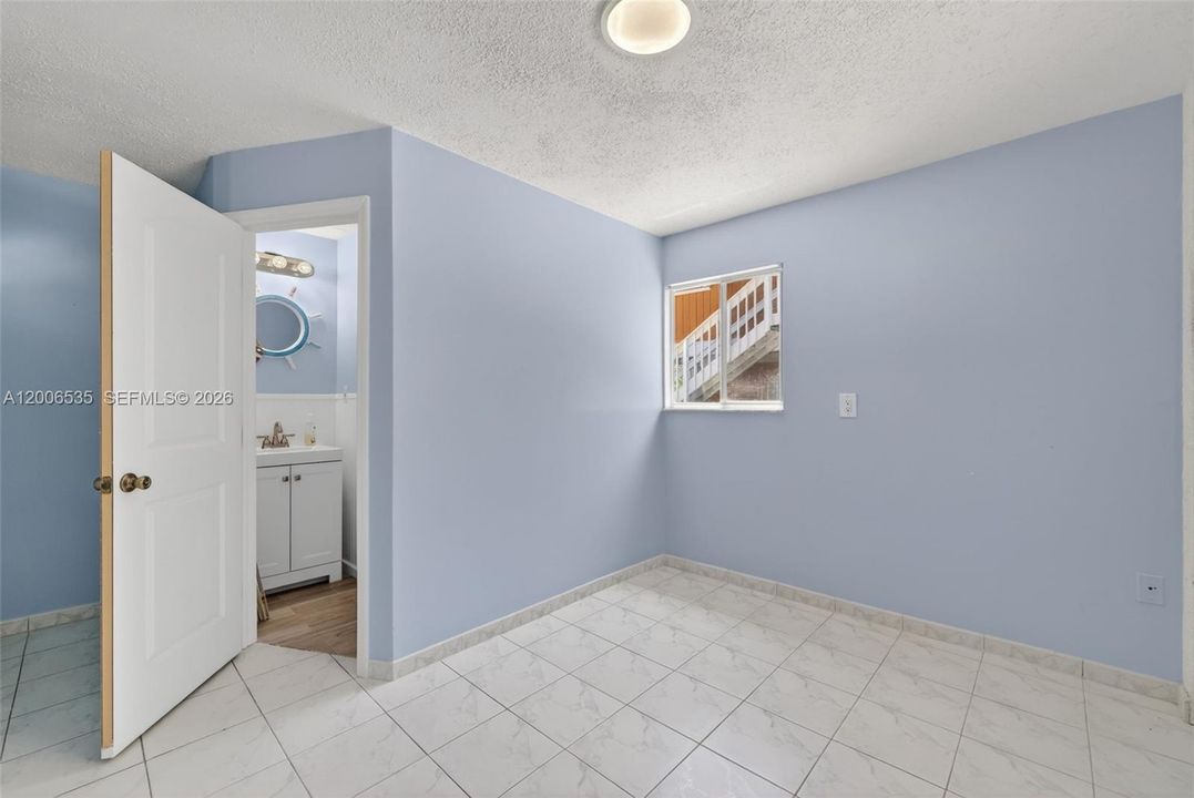En Venta: $639,000 (3 camas, 2 baños, 768 Pies cuadrados)