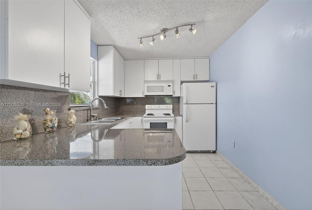 En Venta: $639,000 (3 camas, 2 baños, 768 Pies cuadrados)