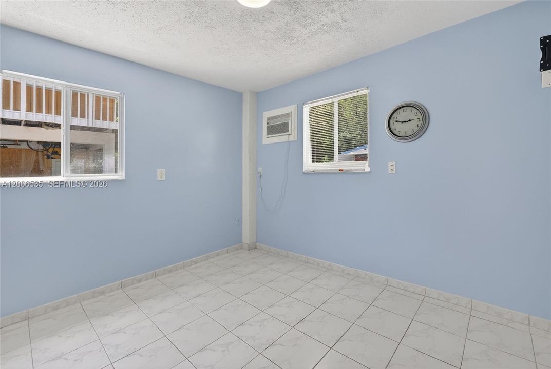 En Venta: $639,000 (3 camas, 2 baños, 768 Pies cuadrados)