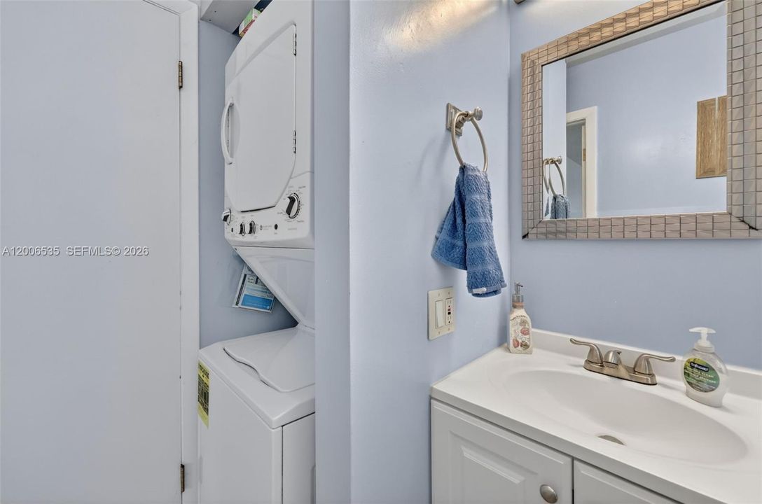 En Venta: $639,000 (3 camas, 2 baños, 768 Pies cuadrados)