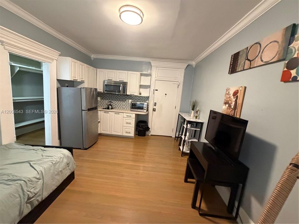 For Sale: $175,000 (0 beds, 1 baths, 255 Square Feet)