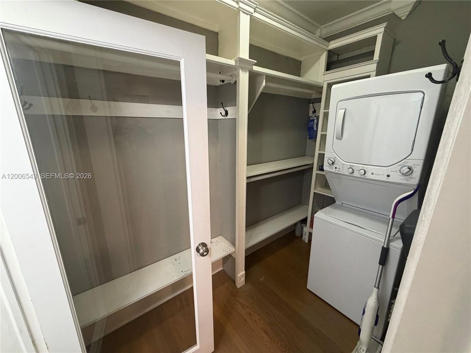 For Sale: $175,000 (0 beds, 1 baths, 255 Square Feet)