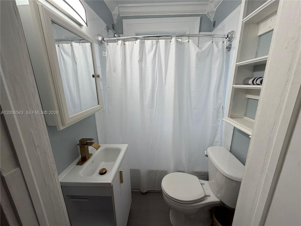 For Sale: $175,000 (0 beds, 1 baths, 255 Square Feet)