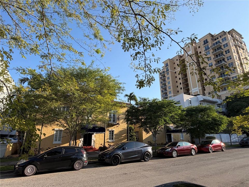 For Sale: $175,000 (0 beds, 1 baths, 255 Square Feet)