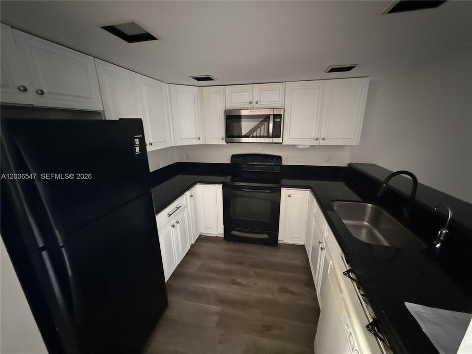 Active With Contract: $357,000 (3 beds, 2 baths, 1328 Square Feet)